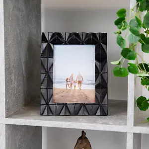 Contemporary Designer Mat Black 3D Diamond Geometric 5x7 Polyresin Picture Frame