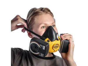 DEWALT A2P3 Medium Half Mask Respirator for Maximum Industrial Safety