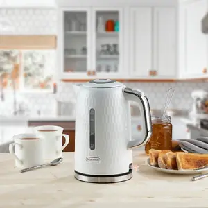 Daewoo White Hive Retro Matching Kettle and Toaster Set 3KW Rapid Boil 1.7 Litre 2 Slice with Crumb Tray SDA2671GE