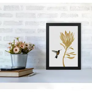 Hummingbird & Flower I - Print Honey Oak Frame / 30 cm H x 21 cm W x 5 cm D