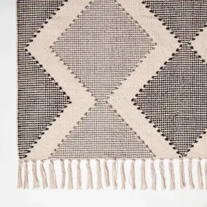 Homescapes Malmo Handwoven White & Grey Cotton Textured Rug, 90 x 150 cm