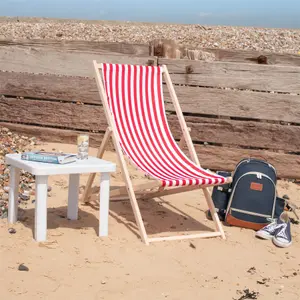 Harbour Housewares - Folding Wooden Deck Chairs - Red/Stripe - Pack of 2