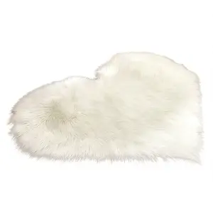 White Heart Shape Super Soft Shaggy Floor Area Rug Kids Room Decor Seat Pad 40 x 50 cm