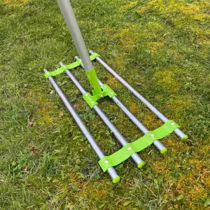 Garden Lawn Levelling Rake with Long Handle