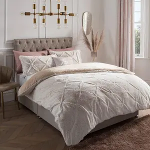 Smart Living Luxurious ROUCHED FAUX FUR Fleece Duvet Cover with Pillowcases