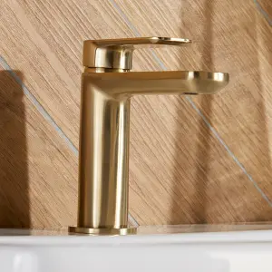 Brushed Brass Basin & Bath Filler Tap Including Bath Waste