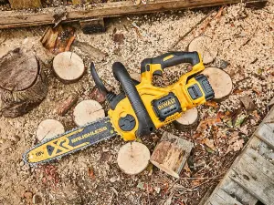 Dewalt DCM565 18v XR 30cm Brushless Cordless Chainsaw x1 5ah Kit with Log Holder