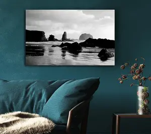 The Oceans Architect B N W Canvas Print Wall Art - Medium 20 x 32 Inches