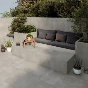 Lucerne Matt Grey Concrete Effect Porcelain Outdoor Tile - Pack of 15, 5.58m² - (L)610x(W)610mm