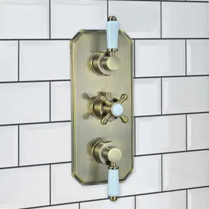 ENKI Regent Antique Brass Crosshead 3-Outlet Solid Brass Thermostatic Triple Shower Valve TSV070