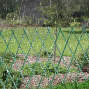 Expanding Garden Trellis Plastic Green