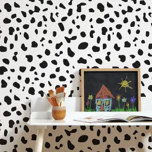 Lots Of Spots Wallpaper Black And White