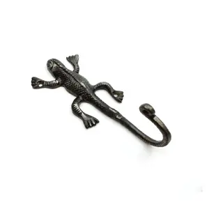 Oakcrafts - Antique Cast Iron Decorative Gecko Hook - 170mm x 85mm