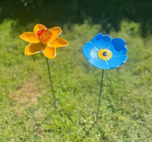 Cast Iron Daffodil & Forget Me Not Bird Feeder Flower Dish Set