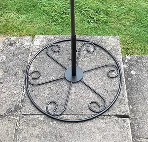 Metal Complete Bird Feeding Station with 4 Feeders & Round Metal Patio Stand