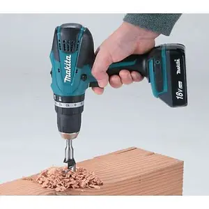 Makita 18v Cordless Li-ion Combi Hammer Drill & Impact Driver & Jigsaw Kit