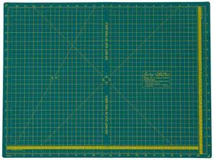 FOLDABLE CUTTING MAT - Cutting Mat: Foldable: 60 x 45cm - Sew Easy