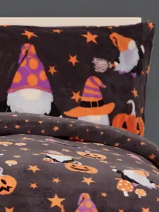 Smart Living Super Soft Halloween Gonk Flannel Duvet Set Reversible Duvet Cover with Pillowcase