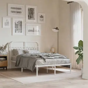 Berkfield Metal Bed Frame without Mattress with Headboard White 120x200cm