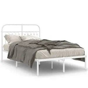 Berkfield Metal Bed Frame without Mattress with Headboard White 120x200cm