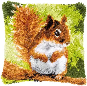 L/HK CUSH SQUIRREL - Latch Hook Kit: Cushion: Kit Squirrel - Vervaco