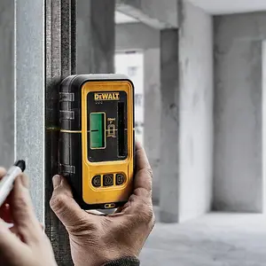 Dewalt DW088CG Green Cross Line Laser Level Self Levelling + Detector DE0892G