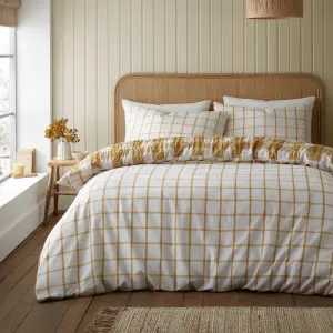 Catherine Lansfield Brushed Seersucker Gingham Reversible Double Duvet Cover Set with Pillowcases Caramel