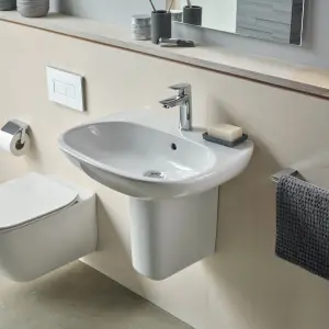 Ideal Standard Tesi Gloss White Oval Floor-mounted Full pedestal Basin (H)83cm (W)55cm