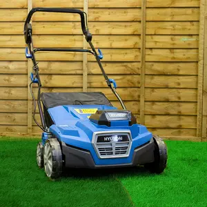 Hyundai Artificial Grass Sweeper 2x 20V (40V) 380mm Working Width, Brushless Motor, 4Ah Li-ion Batteries  HY2197