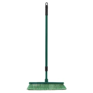 JVL Outdoor Soft Bristle Broom with Telescopic Handle, Green,