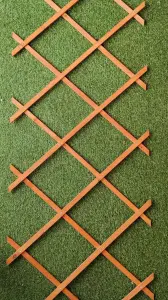 7mm Heavy Duty Brown Expanding Wooden Trellis 1.8m x 0.6m