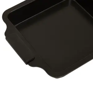 Interiors by Premier Reliable Small Black Baking Dish, Durable Cake Dish, Non Stick Baking Dish For Perfect Baking Experience