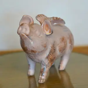 Flying Pig Resin Statue Farmyard Piglet Home Outdoor Ornament Decoration Piggy