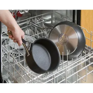 Circulon Infinite Black Round Aluminium Dishwasher Safe Non-Stick Covered Saute Pan 24cm, 2.8L