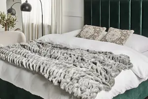 Bedspread MACODES Faux Fur 150 x 200 cm Grey