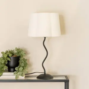 ValueLights Wiggle Black Metal Single Stem Table Lamp with Cream Boucle Scallop Shade & Bulb