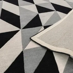 Grey Luxurious Modern Wool Chequered Geometric Handmade Rug For Living Room Bedroom & Dining Room-120cm X 170cm