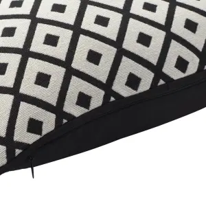 Misore Black & white Patterned Indoor Cushion (L)40cm x (W)40cm