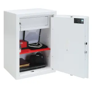 Phoenix Venus HS0670E Size 4 Grade 0 with Electronic Lock. Fitted with an internal lockable coffer for added security.