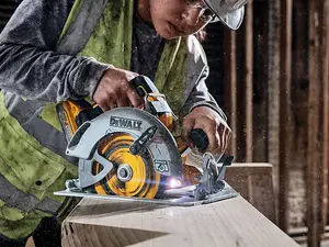 DeWalt DCS573H2T 18v 190mm XR FlexVolt Advantage Circular Saw 2X5ah Powerstack