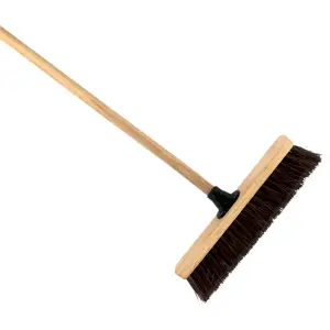 16-Inch Bassine Broom - Robust Outdoor Sweeper with Wooden Handle - Great for Medium-Sized Patios, Pathways, and Gardens