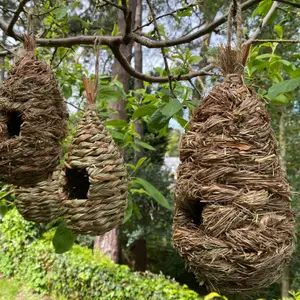 Straw and Raffia Bird Roosting Pouches (Set of 6)