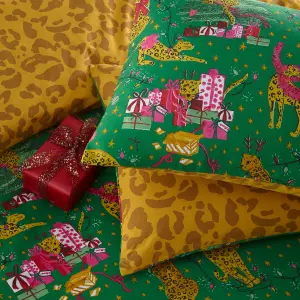 furn. Purrfect Christmas Festive Reversible Duvet Cover Set