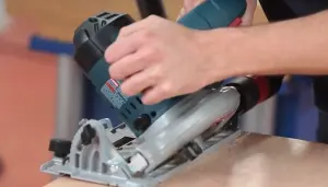 Bosch 18v GKS 18V-LI Lithium Ion GKS18VLI Cordless Circular Saw 2x 5ah Batteries