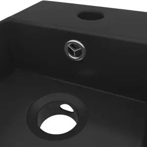 Berkfield Bathroom Sink with Overflow Ceramic Matt Black