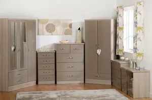 Nevada 3+2 Drawer Chest in Oyster Gloss Light Oak Effect Veneer