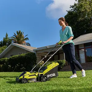 Ryobi 1300W Mains Corded 33cm Lawn Mower RLM13E33S - CORDED 240V ELECTRIC