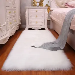 White Rectangle Soft Shaggy Rug Kids Rooms Decor Floor Rugs 120cm (L) x 60cm (W)