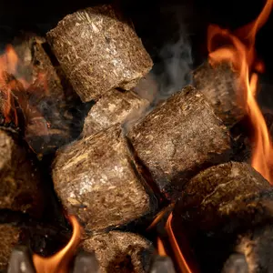 50 x 20kg Packs Hotmax 100% Natural Recycled Wood Dust Stove BBQ Burner Fuel Log Briquettes