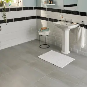 Colours Soft travertin Grey Matt Patterned Stone effect Porcelain Indoor Wall & floor Tile, Pack of 7, (L)600mm (W)300mm